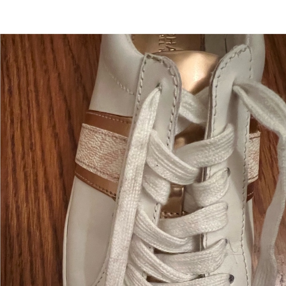 Michael Kors White and Gold Women's Sneakers-size 6.5 - Picture 6 of 8